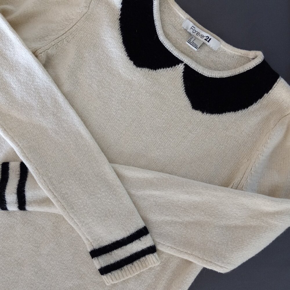 Forever 21 Cream and Black Peter Pan Collar Knit Sweater Size Small